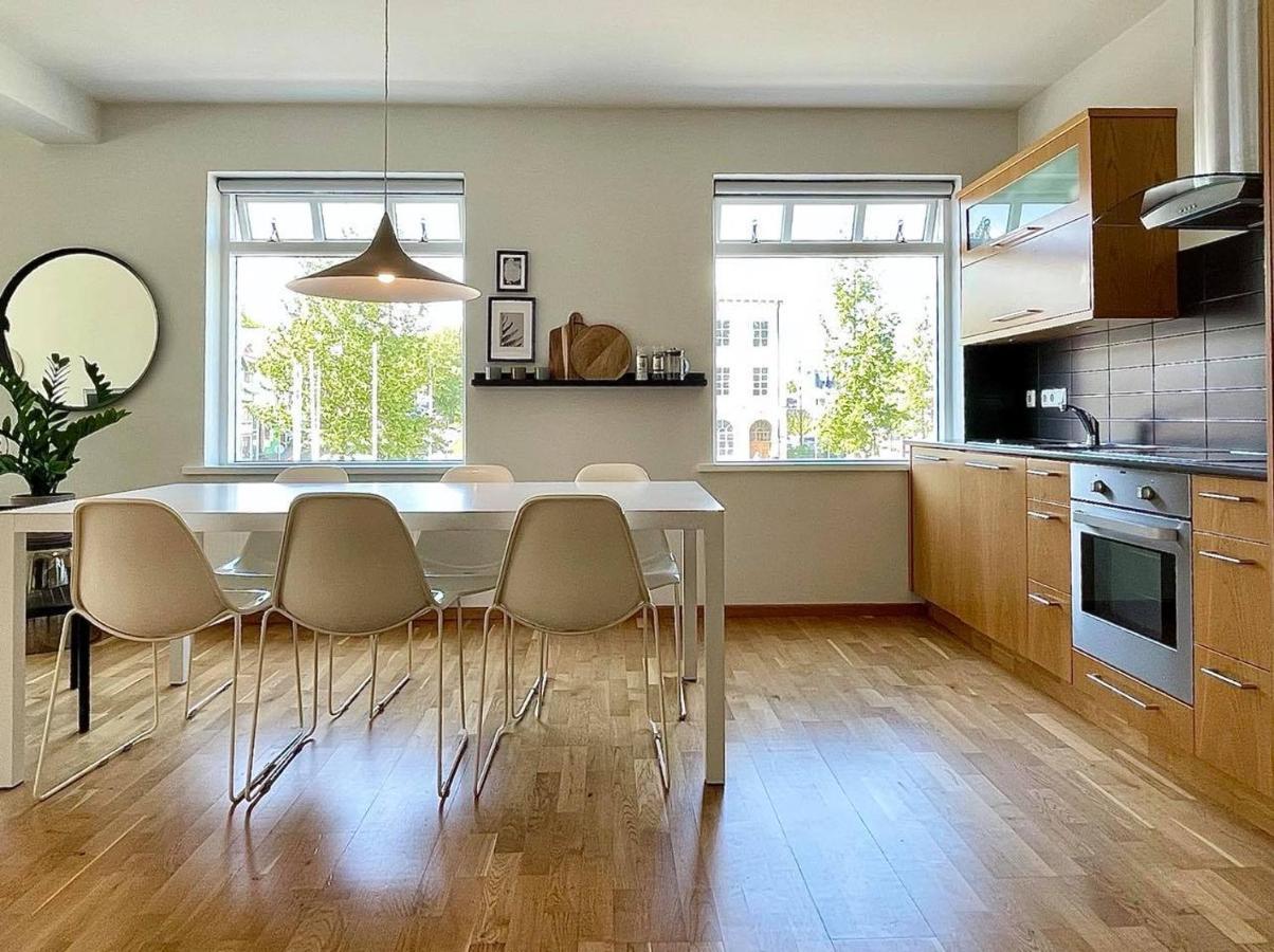 Day Dream Townhall Square Apartments Akureyri Exterior foto